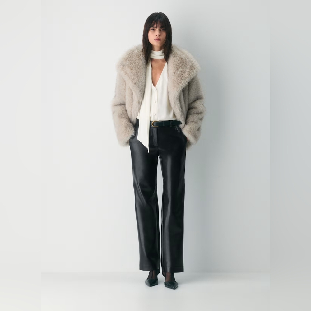 Aritzia Wilfred Faux Leather Straight Leg Pants Black | Size Small